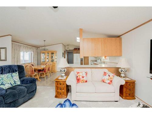 613 Carley Close, Rural Grande Prairie No. 1, County Of, AB - Indoor Photo Showing Living Room