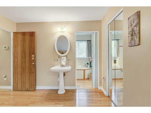 9906 105 Avenue, Grande Prairie, AB - Indoor Photo Showing Bathroom