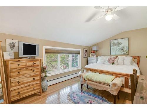 9906 105 Avenue, Grande Prairie, AB - Indoor Photo Showing Bedroom