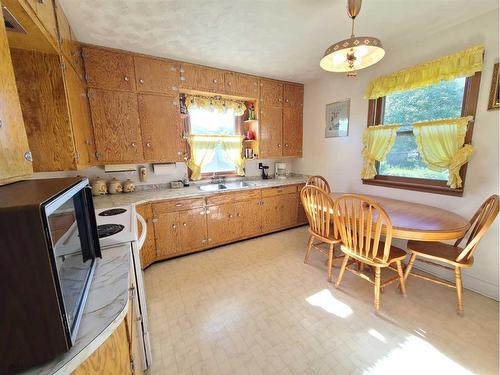 9814 95 Avenue, Peace River, AB - Indoor