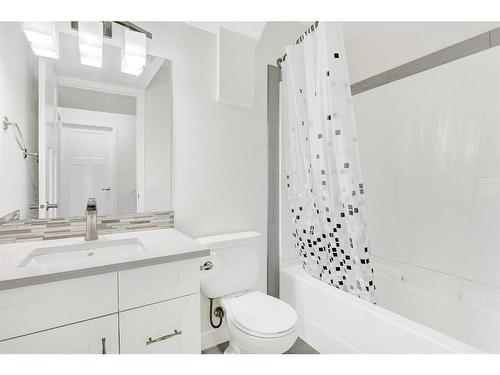 10414 135 Avenue, Grande Prairie, AB - Indoor Photo Showing Bathroom