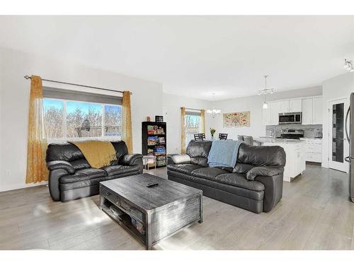 10414 135 Avenue, Grande Prairie, AB - Indoor Photo Showing Living Room