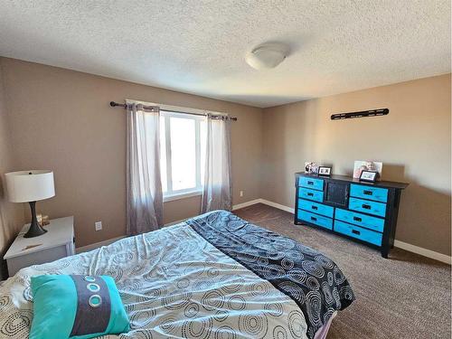 9539 92 Street, Wembley, AB - Indoor Photo Showing Bedroom