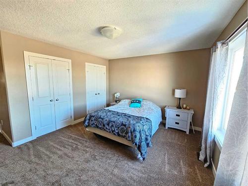 9539 92 Street, Wembley, AB - Indoor Photo Showing Bedroom