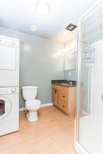 9905 99 Avenue, Sexsmith, AB - Indoor Photo Showing Laundry Room