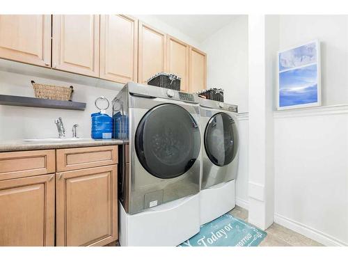 7325 88 Street, Grande Prairie, AB - Indoor Photo Showing Laundry Room