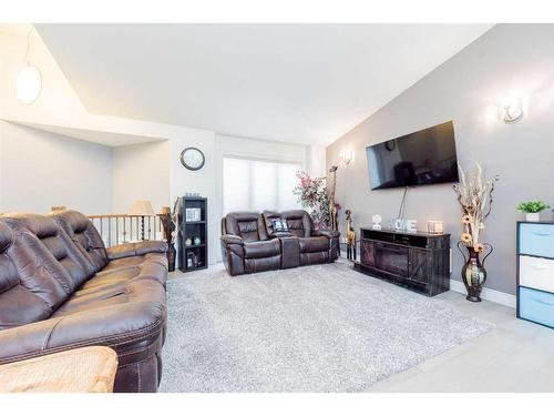 7325 88 Street, Grande Prairie, AB - Indoor Photo Showing Living Room