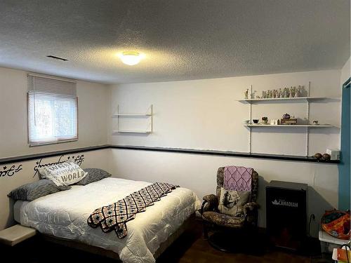 4706 55 Street, Grimshaw, AB - Indoor Photo Showing Bedroom