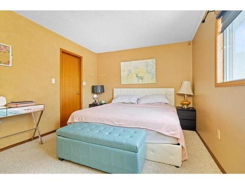 7833 Mission Heights Drive, Grande Prairie, AB - Indoor Photo Showing Bedroom