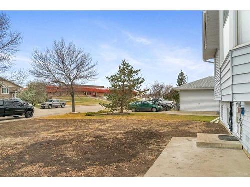 7833 Mission Heights Drive, Grande Prairie, AB - Outdoor