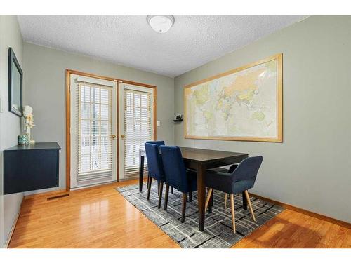 7833 Mission Heights Drive, Grande Prairie, AB - Indoor Photo Showing Dining Room