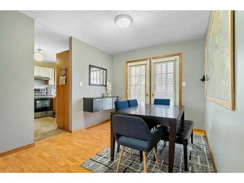 7833 Mission Heights Drive, Grande Prairie, AB - Indoor Photo Showing Dining Room