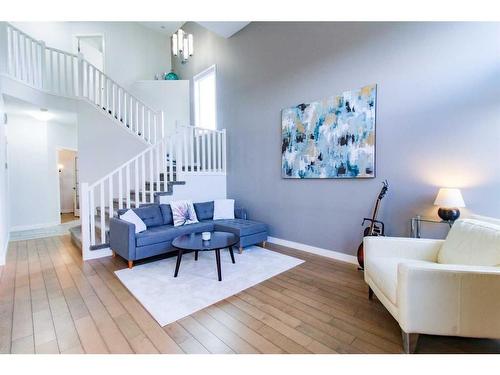 10402 135 Avenue, Grande Prairie, AB - Indoor Photo Showing Living Room