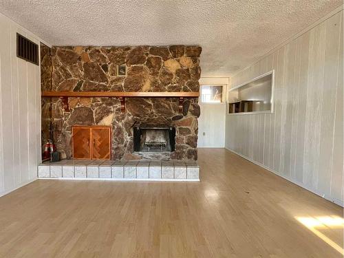 5015 46 Street, Valleyview, AB - Indoor With Fireplace