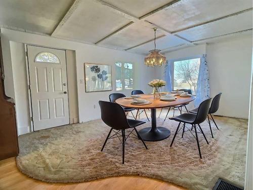 5015 46 Street, Valleyview, AB - Indoor Photo Showing Dining Room