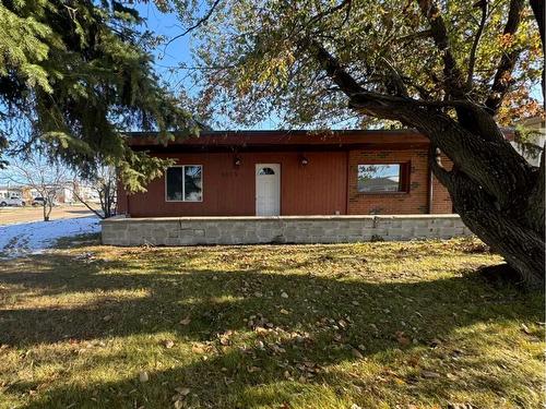 5015 46 Street, Valleyview, AB - Outdoor