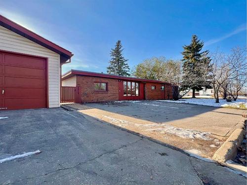 5015 46 Street, Valleyview, AB - Outdoor