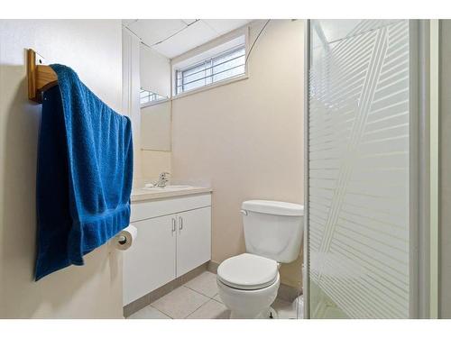 11709 95 Street, Grande Prairie, AB - Indoor Photo Showing Bathroom