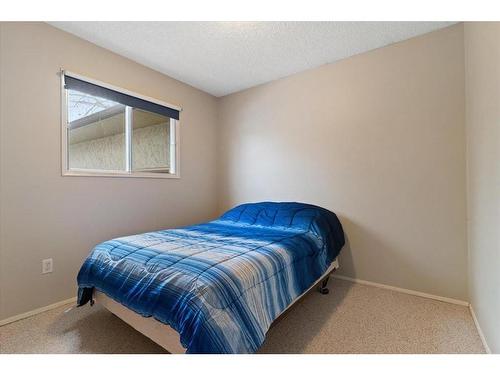 11709 95 Street, Grande Prairie, AB - Indoor Photo Showing Bedroom