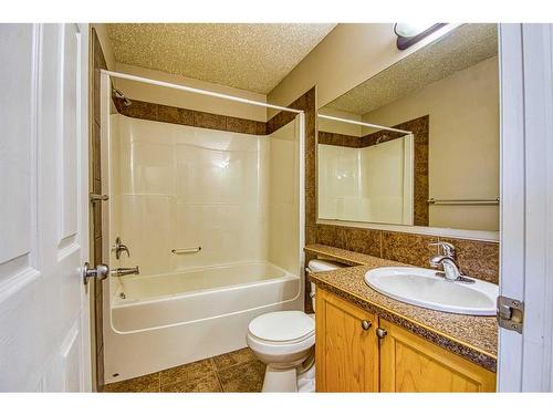 7141 114A Street, Grande Prairie, AB - Indoor Photo Showing Bathroom