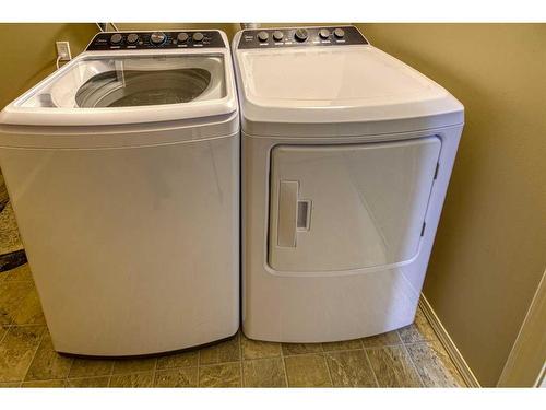 7141 114A Street, Grande Prairie, AB - Indoor Photo Showing Laundry Room