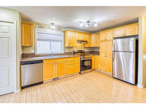 7141 114A Street, Grande Prairie, AB - Indoor Photo Showing Kitchen With Double Sink