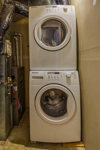 7141 114A Street, Grande Prairie, AB - Indoor Photo Showing Laundry Room