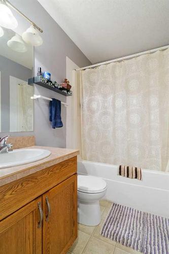 8809 66 Avenue, Grande Prairie, AB - Indoor Photo Showing Bathroom