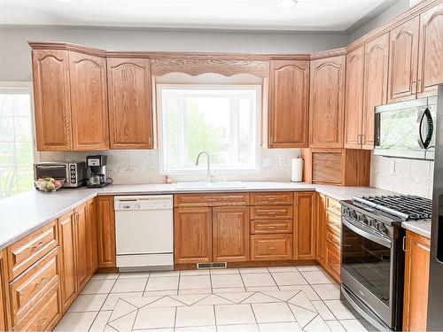 513 1St B Street Sw, Falher, AB - Indoor Photo Showing Kitchen