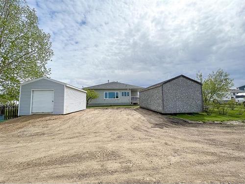 513 1St B Street Sw, Falher, AB - Outdoor With Exterior