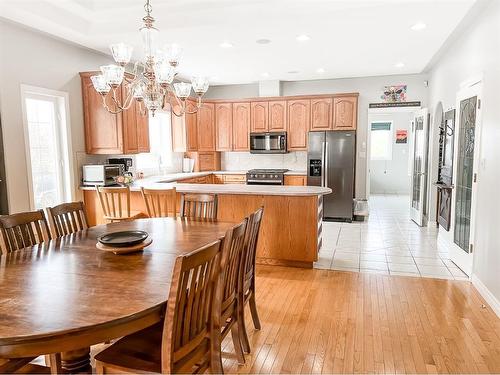 513 1St B Street Sw, Falher, AB - Indoor Photo Showing Dining Room