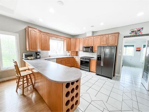 513 1St B Street Sw, Falher, AB - Indoor Photo Showing Kitchen