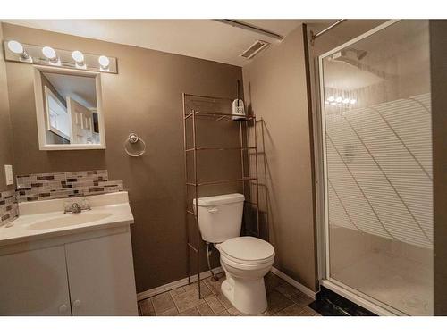 7413 98B St, Peace River, AB - Indoor Photo Showing Bathroom