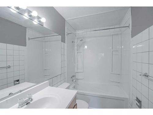 7413 98B St, Peace River, AB - Indoor Photo Showing Bathroom