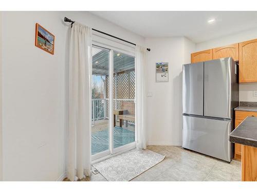 9514 91 Street, Grande Prairie, AB - Indoor Photo Showing Kitchen