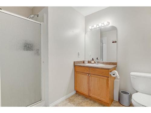 9514 91 Street, Grande Prairie, AB - Indoor Photo Showing Bathroom