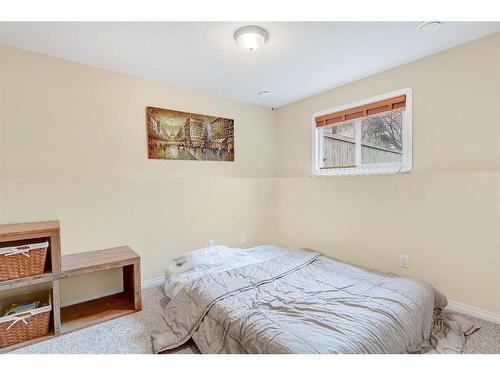 9514 91 Street, Grande Prairie, AB - Indoor Photo Showing Bedroom