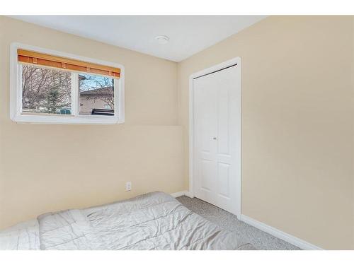 9514 91 Street, Grande Prairie, AB - Indoor Photo Showing Bedroom