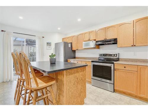 9514 91 Street, Grande Prairie, AB - Indoor Photo Showing Kitchen