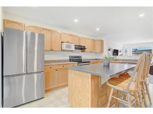 9514 91 Street, Grande Prairie, AB - Indoor Photo Showing Kitchen