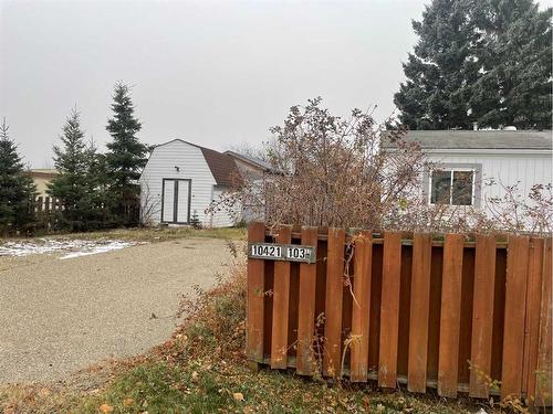 10421 103 Street, Fairview, AB - Outdoor