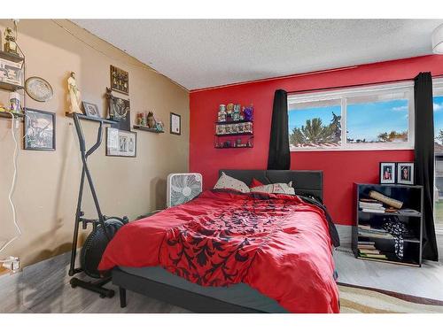 132-9501 72 Avenue, Grande Prairie, AB - Indoor Photo Showing Bedroom