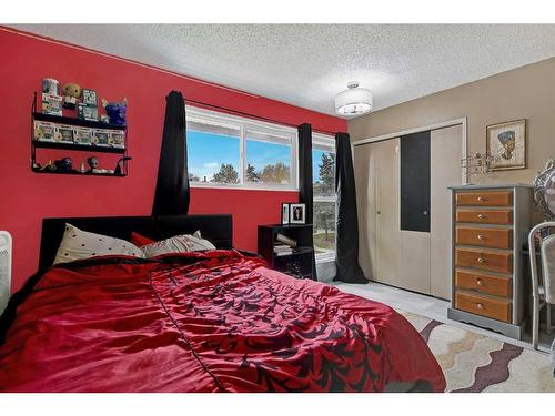 132-9501 72 Avenue, Grande Prairie, AB - Indoor Photo Showing Bedroom