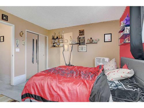 132-9501 72 Avenue, Grande Prairie, AB - Indoor Photo Showing Bedroom