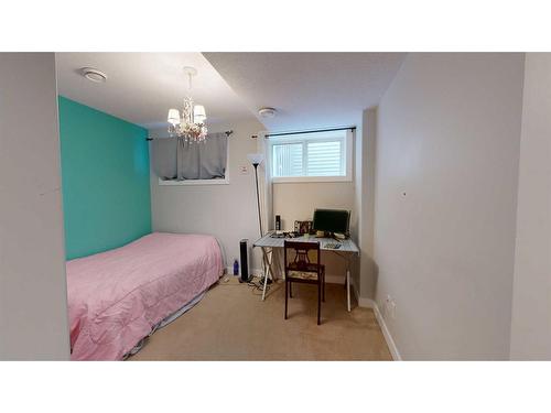 11329 62 Avenue, Grande Prairie, AB - Indoor Photo Showing Bedroom