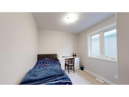 11329 62 Avenue, Grande Prairie, AB - Indoor Photo Showing Bedroom