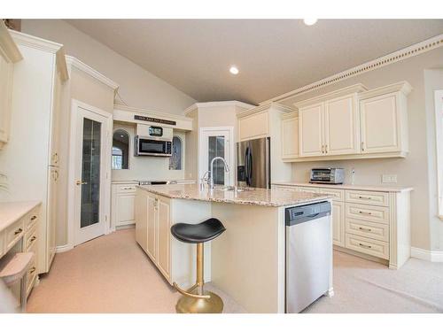 12602 Lakeshore Drive, Grande Prairie, AB - Indoor Photo Showing Kitchen