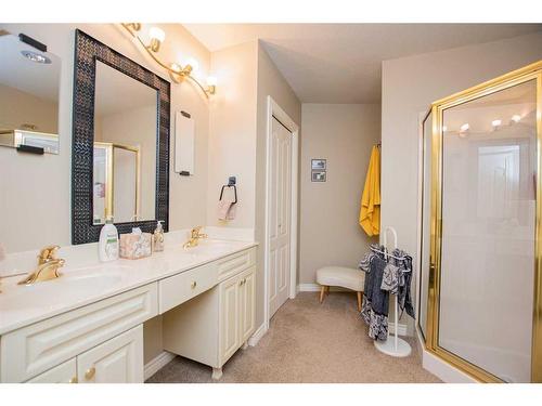 12602 Lakeshore Drive, Grande Prairie, AB - Indoor Photo Showing Bathroom