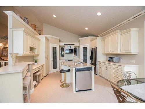 12602 Lakeshore Drive, Grande Prairie, AB - Indoor Photo Showing Kitchen