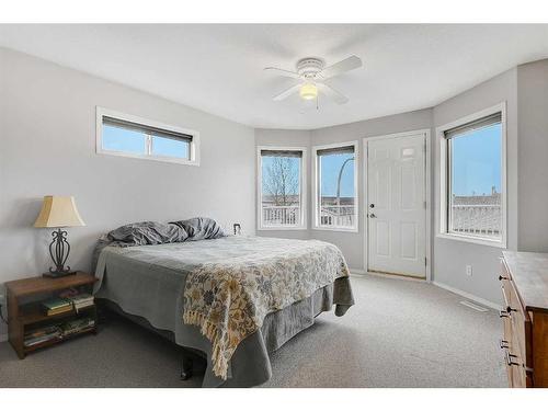 9212 94 Avenue, Grande Prairie, AB - Indoor Photo Showing Bedroom